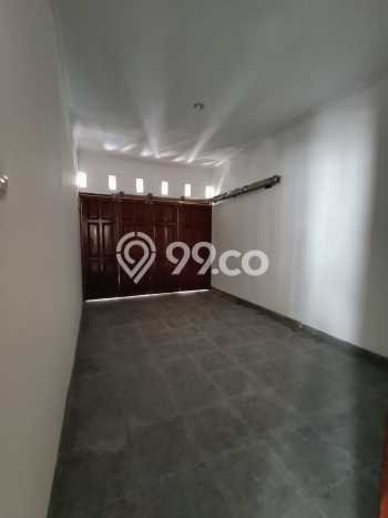 Rumah Asri di Bintaro, Akses ke Bintaro, Tangerang Selatan, Tangerang Selatan - 4 KT Rumah Asri di Bintaro, Akses ke Bintaro, Tangerang Selatan, Tangerang Selatan - 4 KT
