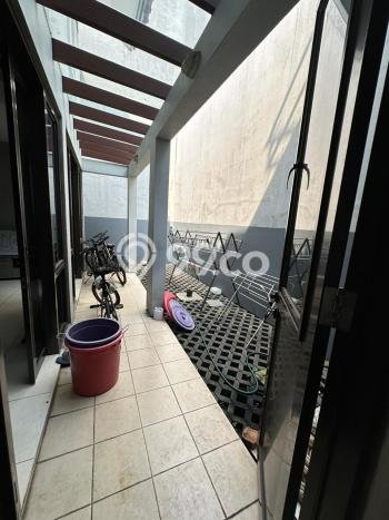 Siap Huni Hunian Elit 4 Kamar di Kebayoran Baru Dekat ke Mana Saja Siap Huni Hunian Elit 4 Kamar di Kebayoran Baru Dekat ke Mana Saja