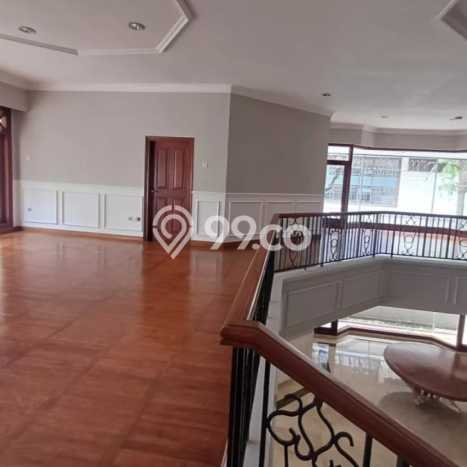 Rumah Kondisi Baik Disewakan di Kemang, Jakarta Selatan LT 1258m2, LB 378m2 Rumah Kondisi Baik Disewakan di Kemang, Jakarta Selatan LT 1258m2, LB 378m2