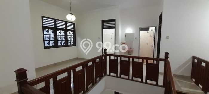 Jual Rumah Luas Elegan Dengan View Eksklusif di Pondok Indah, Jakarta Selatan Jual Rumah Luas Elegan Dengan View Eksklusif di Pondok Indah, Jakarta Selatan