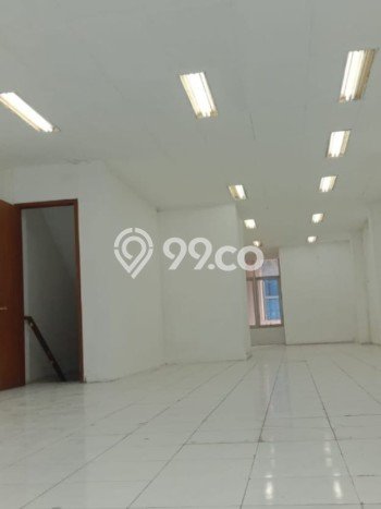 Ruko untuk Disewa di Pusat Jakarta Selatan Luas Bangunan 432m2 Ruko untuk Disewa di Pusat Jakarta Selatan Luas Bangunan 432m2