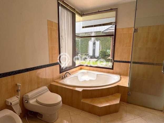 Hunian Mewah LB 428m2 Siap Pakai Desain Elegan di Gandaria, Jakarta Selatan Hunian Mewah LB 428m2 Siap Pakai Desain Elegan di Gandaria, Jakarta Selatan