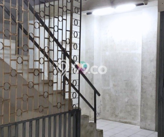 Area Ramai! Ruko Dijual di Grogol Petamburan untuk Bisnis Luas Bangunan 150m2 Area Ramai! Ruko Dijual di Grogol Petamburan untuk Bisnis Luas Bangunan 150m2