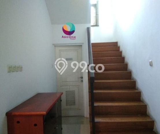 Rumah Nyaman dengan 5 Kamar Tidur di Kawasan , Jakarta Timur Rumah Nyaman dengan 5 Kamar Tidur di Kawasan , Jakarta Timur