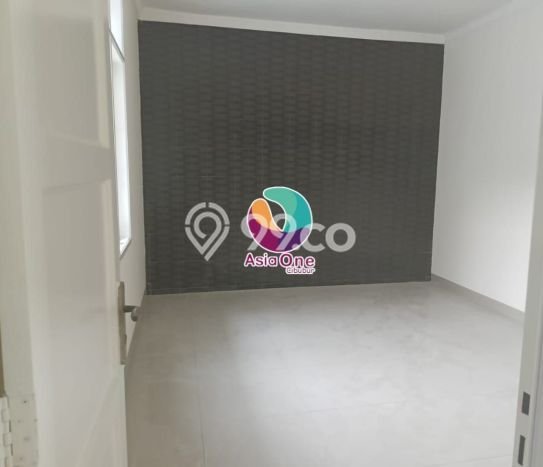 Ready to Use! Luxury House LT 200m2 Desain Modern di Kota Wisata Ready to Use! Luxury House LT 200m2 Desain Modern di Kota Wisata