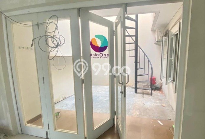 Disewakan! Rumah 3 Kamar Tidur &
3 Kamar Mandi di Raffles Hills, Jakarta Timur Disewakan! Rumah 3 Kamar Tidur &
3 Kamar Mandi di Raffles Hills, Jakarta Timur