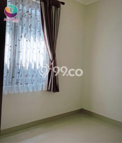 Dijual Cepat Rumah dengan 2 Kamar Tidur dan 2 Kamar Mandi di Kawasan Kota Wisata, Jakarta Timur Dijual Cepat Rumah dengan 2 Kamar Tidur dan 2 Kamar Mandi di Kawasan Kota Wisata, Jakarta Timur