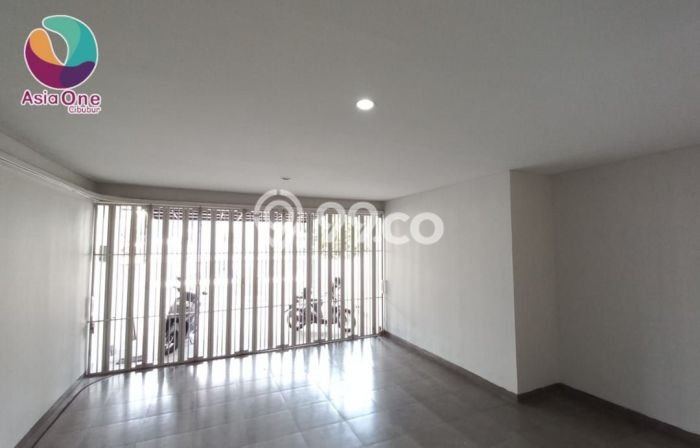 Dijual Rumah Mewah Elegan Dengan View Eksklusif di Citra Grand, Jakarta Timur Dijual Rumah Mewah Elegan Dengan View Eksklusif di Citra Grand, Jakarta Timur