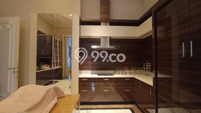 Rumah Elit Akses Mudah di Jakarta Utara Semi Furnished Rumah Elit Akses Mudah di Jakarta Utara Semi Furnished