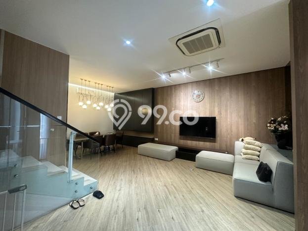 Rumah Elit LB 195m2 Siap Pakai Desain Elegan di Pantai Indah Kapuk, Jakarta Utara Rumah Elit LB 195m2 Siap Pakai Desain Elegan di Pantai Indah Kapuk, Jakarta Utara