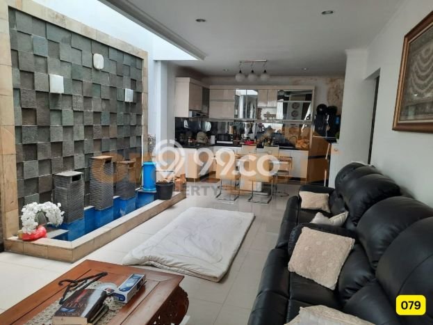 Rumah Elit Modern Tanpa Renovasi di Kota Wisata Jakarta Timur Rumah Elit Modern Tanpa Renovasi di Kota Wisata Jakarta Timur