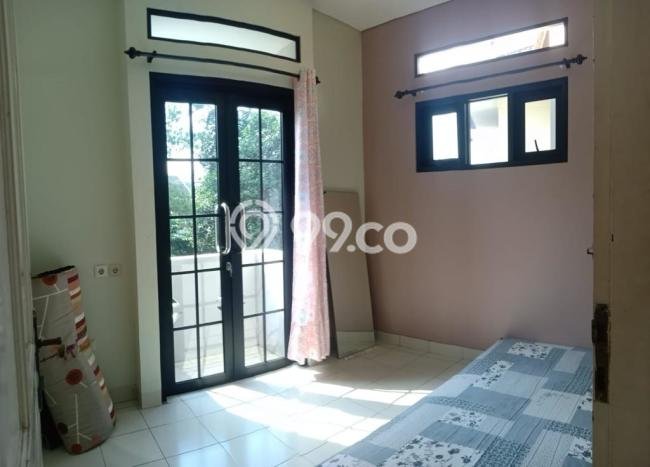 Dijual Hunian Rumah Terawat 4 Kamar di Kota Wisata, Jakarta Timur Dijual Hunian Rumah Terawat 4 Kamar di Kota Wisata, Jakarta Timur