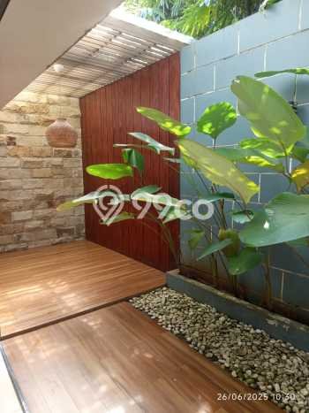 Jual Rumah Eksklusif 4 KT di Legenda Wisata, Jakarta Timur Jual Rumah Eksklusif 4 KT di Legenda Wisata, Jakarta Timur