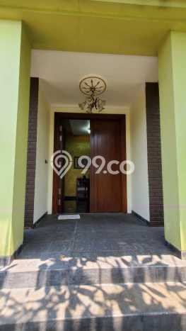 Rumah Elit Modern Tanpa Renovasi di Kota Wisata Jakarta Timur Rumah Elit Modern Tanpa Renovasi di Kota Wisata Jakarta Timur