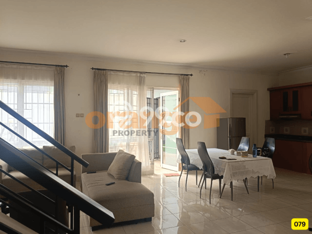 Rumah di Kota Wisata, Dekat Mall, LT 240m² Rumah di Kota Wisata, Dekat Mall, LT 240m²