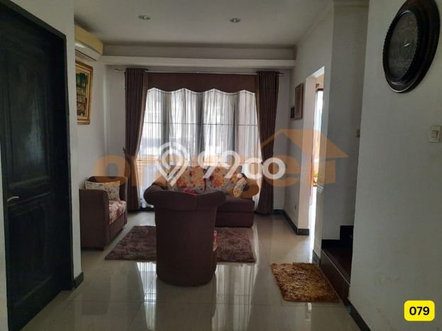 Rumah Elit Modern Tanpa Renovasi di Kota Wisata Jakarta Timur Rumah Elit Modern Tanpa Renovasi di Kota Wisata Jakarta Timur