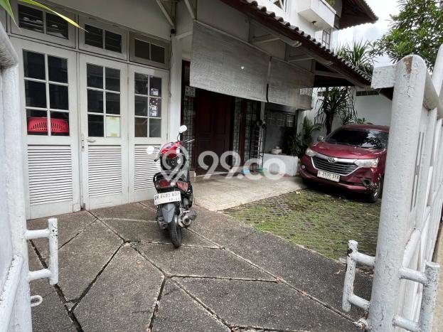 Rumah Luxury Modern Siap Huni di Pengadegan Jakarta Selatan Rumah Luxury Modern Siap Huni di Pengadegan Jakarta Selatan