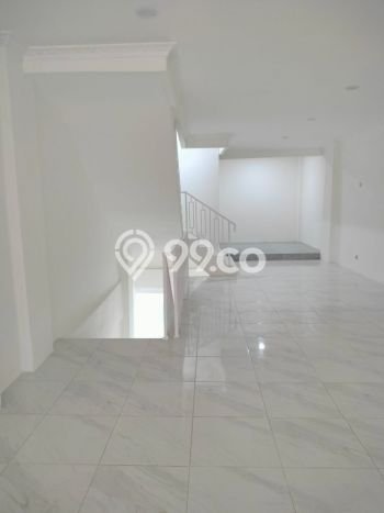 Unit Ruko Dijual di Jakarta Pusat LT 78m2 & LB 351m2 Unit Ruko Dijual di Jakarta Pusat LT 78m2 & LB 351m2