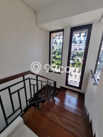 Rumah Luxury Modern Tanpa Renovasi di BSD Green Wich Tangerang Rumah Luxury Modern Tanpa Renovasi di BSD Green Wich Tangerang