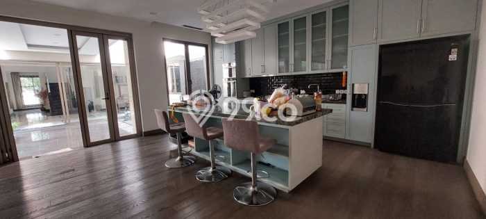 Rumah Elit LB 750m2 Siap Huni Desain Elegan di Alam Sutera, Tangerang Rumah Elit LB 750m2 Siap Huni Desain Elegan di Alam Sutera, Tangerang