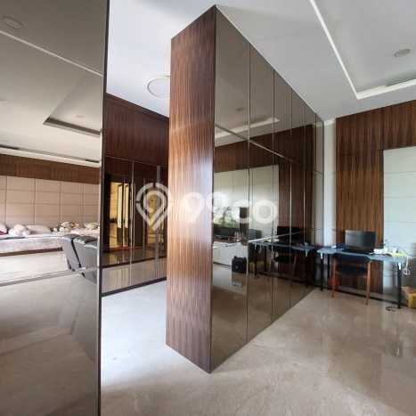Rumah Elit LB 750m2 Siap Huni Desain Elegan di Alam Sutera, Tangerang Rumah Elit LB 750m2 Siap Huni Desain Elegan di Alam Sutera, Tangerang