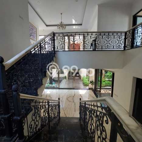 Rumah Elit LB 750m2 Siap Huni Desain Elegan di Alam Sutera, Tangerang Rumah Elit LB 750m2 Siap Huni Desain Elegan di Alam Sutera, Tangerang