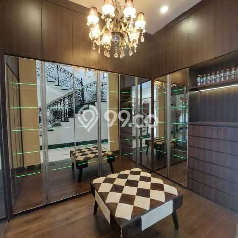 Rumah Elit LB 750m2 Siap Huni Desain Elegan di Alam Sutera, Tangerang Rumah Elit LB 750m2 Siap Huni Desain Elegan di Alam Sutera, Tangerang