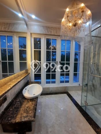Ready to Use! Luxury House LT 627m2 Desain Elegan di Pondok Indah Ready to Use! Luxury House LT 627m2 Desain Elegan di Pondok Indah