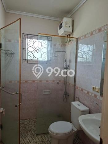 Disewakan! Rumah 3 Kamar Tidur &
4 Kamar Mandi di BSD Taman Giri Loka, Tangerang Disewakan! Rumah 3 Kamar Tidur &
4 Kamar Mandi di BSD Taman Giri Loka, Tangerang