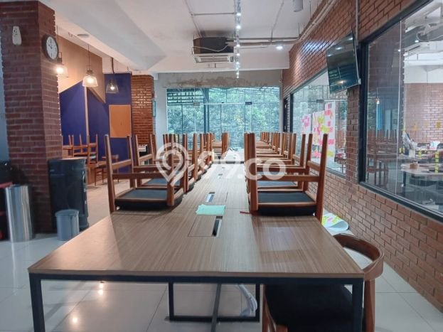 Unit Komersial Dijual di Kebayoran Baru Jakarta Selatan 1500m2 Unit Komersial Dijual di Kebayoran Baru Jakarta Selatan 1500m2