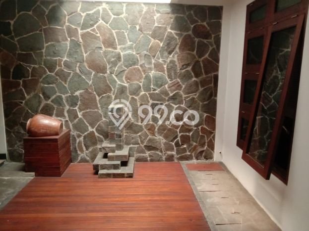 Rumah Mewah LB 200m2 Siap Huni Desain Elegan di Bintaro, Tangerang Selatan Rumah Mewah LB 200m2 Siap Huni Desain Elegan di Bintaro, Tangerang Selatan