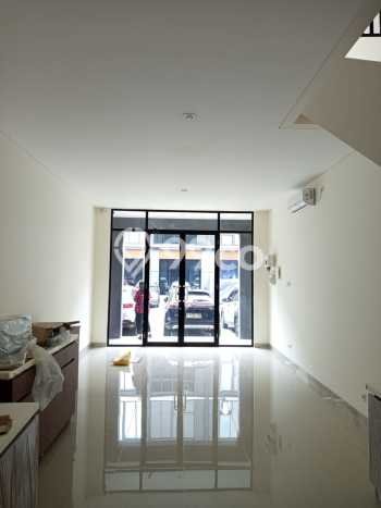 Ruko Dijual di Tangerang LT 67m2 & LB 163m2 Lokasi Terbaik! Ruko Dijual di Tangerang LT 67m2 & LB 163m2 Lokasi Terbaik!