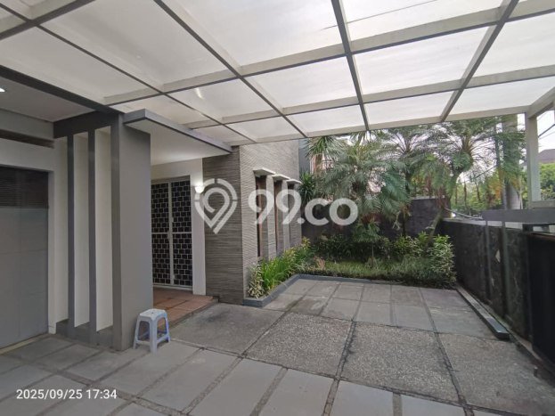 Rumah Elit Modern Tanpa Renovasi di Bandung Kota Bandung Rumah Elit Modern Tanpa Renovasi di Bandung Kota Bandung
