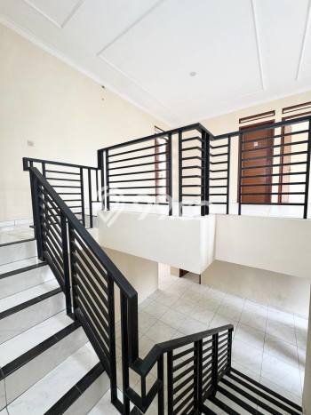 Rumah Mewah LB 250m2 Siap Huni Desain Elegan di Turangga, Bandung Rumah Mewah LB 250m2 Siap Huni Desain Elegan di Turangga, Bandung
