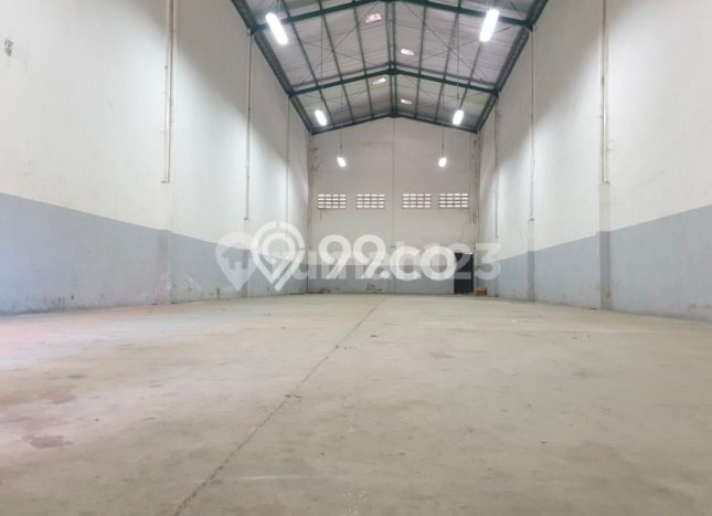 Gudang untuk Disewa di Pusat Jakarta Barat Luas Bangunan 300m2 Gudang untuk Disewa di Pusat Jakarta Barat Luas Bangunan 300m2