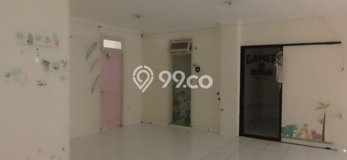 Rumah Sewa Jakarta Barat LT 200m2 LB 200m2 Area Taman Palem Rumah Sewa Jakarta Barat LT 200m2 LB 200m2 Area Taman Palem