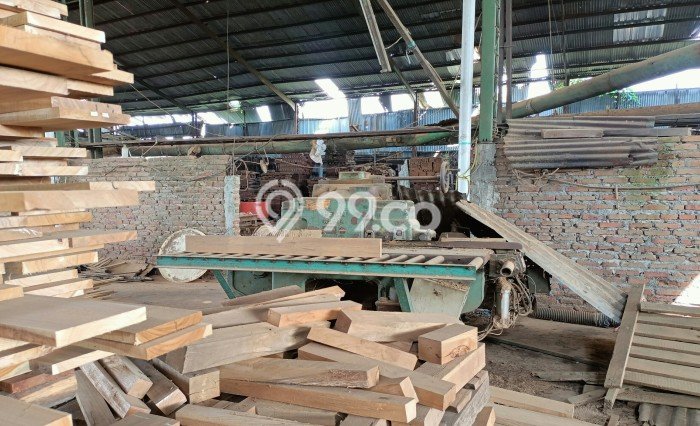 Pabrik Dijual di Jatirejo Mojokerto dengan Luas Bangunan 4200m2 Pabrik Dijual di Jatirejo Mojokerto dengan Luas Bangunan 4200m2