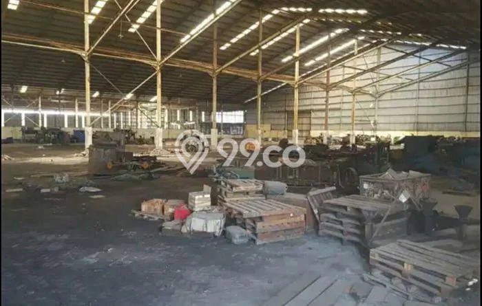 Unit Gudang Dijual di Surabaya LT 26855m2 & LB 11000m2 Unit Gudang Dijual di Surabaya LT 26855m2 & LB 11000m2