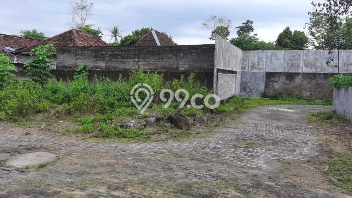 Tanah Kosong Dijual di Sleman dengan Area 128m2 Tanah Kosong Dijual di Sleman dengan Area 128m2