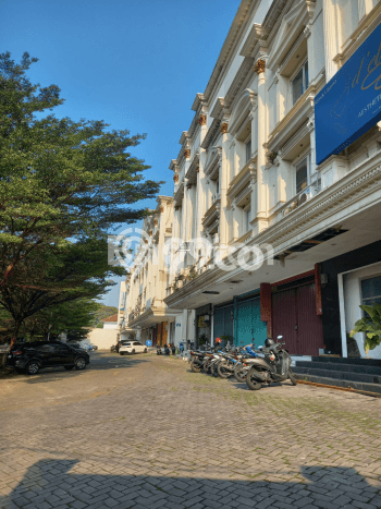 Unit Ruko Dijual di Tebet Jakarta Selatan Luas Tanah 63m2, Luas Bangunan 132m2 Unit Ruko Dijual di Tebet Jakarta Selatan Luas Tanah 63m2, Luas Bangunan 132m2