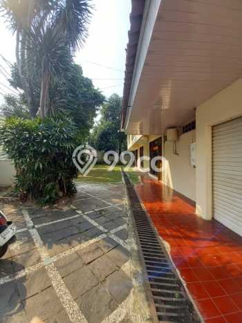 Hunian Bagus Disewakan di Kemang, Jakarta Selatan LT 1400m2, LB 750m2 Hunian Bagus Disewakan di Kemang, Jakarta Selatan LT 1400m2, LB 750m2