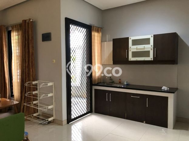 Disewakan! Rumah 4 Kamar Tidur &
3 Kamar Mandi di Bintaro, Tangerang Selatan Disewakan! Rumah 4 Kamar Tidur &
3 Kamar Mandi di Bintaro, Tangerang Selatan