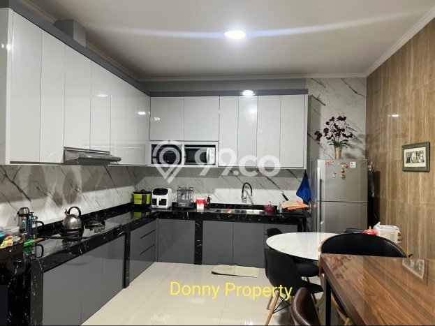 Rumah Mewah LB 140m2 Siap Pakai Desain Elegan di Duri Kepa, Jakarta Barat Rumah Mewah LB 140m2 Siap Pakai Desain Elegan di Duri Kepa, Jakarta Barat
