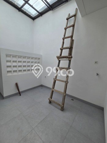 Rumah Elit Modern Tanpa Renovasi di Taman Ratu Jakarta Barat Rumah Elit Modern Tanpa Renovasi di Taman Ratu Jakarta Barat