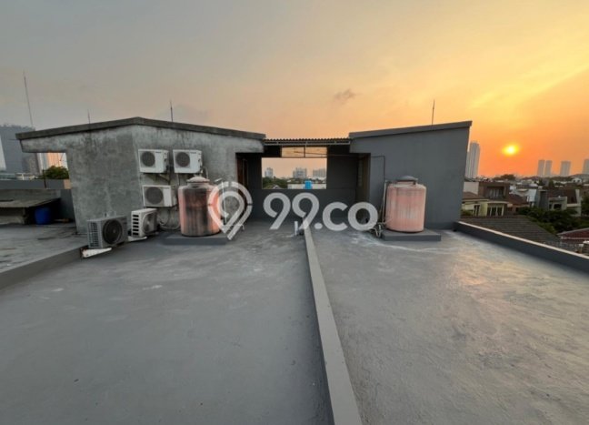 Ruko Dijual di Prime Area Jakarta Barat Luas 180m2 Ruko Dijual di Prime Area Jakarta Barat Luas 180m2