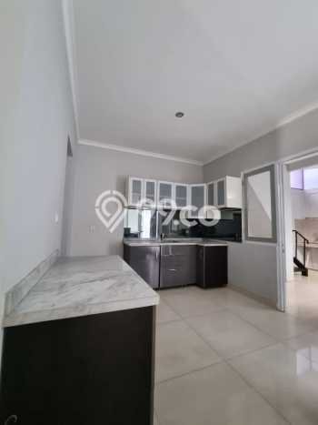 Jarang Ada! Rumah Sewa 4 Kamar Bagus Siap Huni BSD Jarang Ada! Rumah Sewa 4 Kamar Bagus Siap Huni BSD