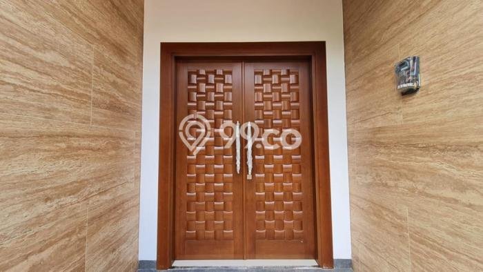 Rumah Luxury Modern Siap Huni di BSD Delatinos Tangerang Rumah Luxury Modern Siap Huni di BSD Delatinos Tangerang