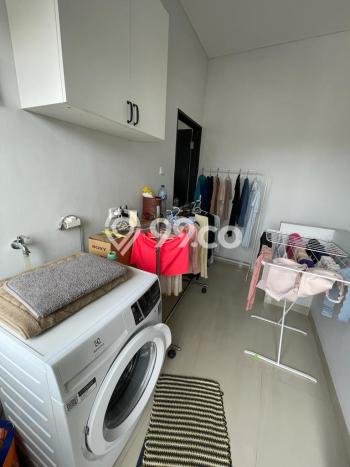 Rumah Bagus Siap Huni Di BSD Luas 200m2 Aman Rumah Bagus Siap Huni Di BSD Luas 200m2 Aman