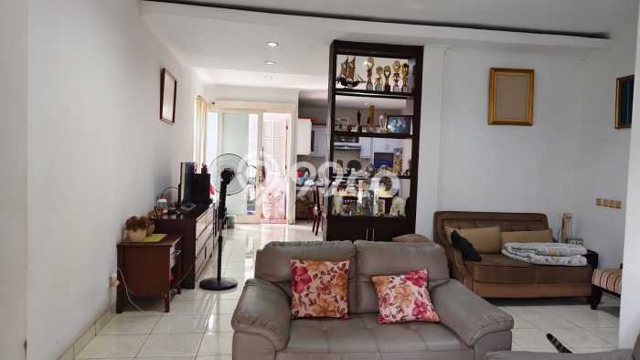 Rumah Mewah LB 200m2 Siap Pakai Desain Elegan di BSD City, Tangerang Rumah Mewah LB 200m2 Siap Pakai Desain Elegan di BSD City, Tangerang