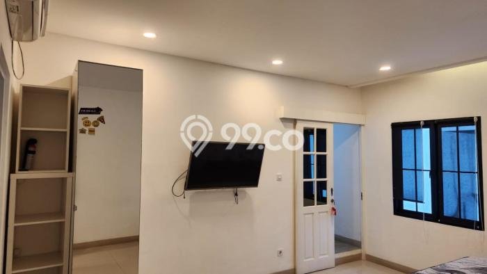 Ready to Use! Premium House LT 200m2 Desain Modern di BSD Giri Loka Ready to Use! Premium House LT 200m2 Desain Modern di BSD Giri Loka